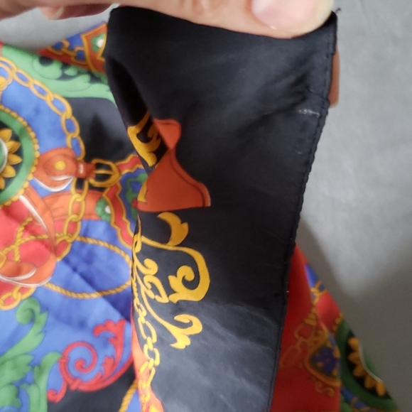 2/20 Vintage Silk Scarf - Picture 4 of 4